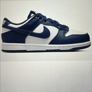 Nike Dunk Low Basketball Sneaker in Navy/White, 4.5